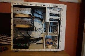 BitFenix - Le résultat à l'aide du câble management.