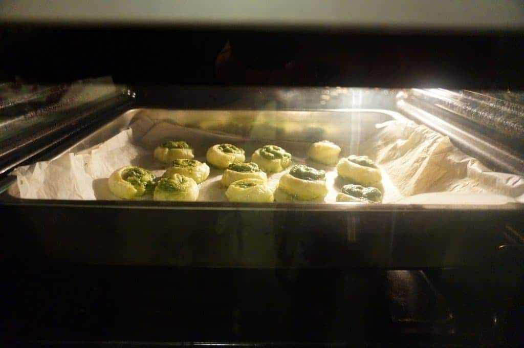 Manger des insectes - Des feuilletés au pesto maison