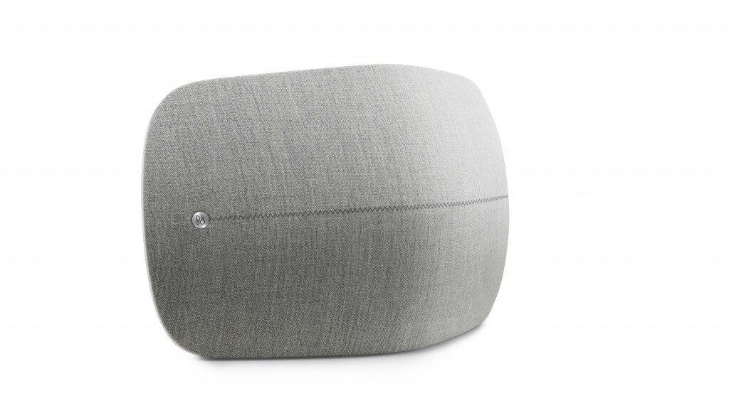 Beoplay - Quand on regarde l'A6, on hésite entre une espèce de nuage souriant ou un Pac-man endormi.