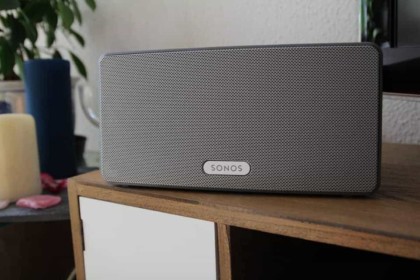 Sonos Play:3 - Son style légèrement rétro la rend indémodable. Mais que vaut-elle vraiment ?