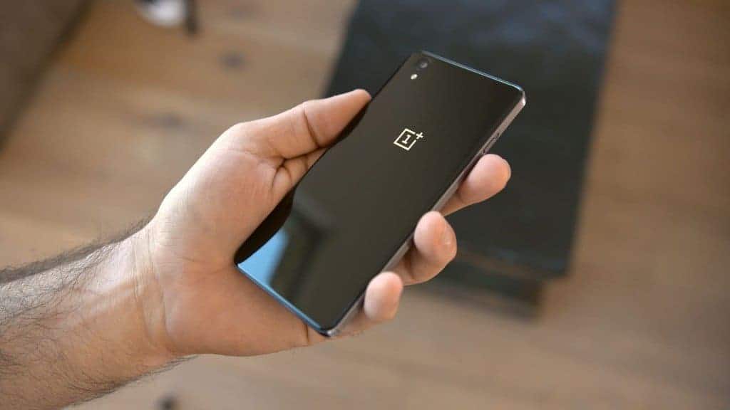 OnePlus X - Une finition qui rappelle le Samsung Galaxy S6