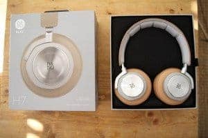 Beoplay h7 - Vu de haut, l'objet fascine. (©Photos Violaine Fouillouse)