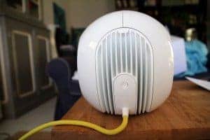 Devialet Phantom - Une entrée réseau, une entrée alim, et une entrée optique. C'est tout !