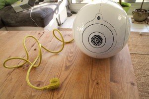 Devialet Phantom - Mais c'est quoi ce gros cĂąble hideux ?