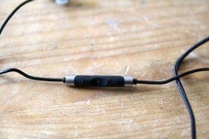 RHA S500i - Le câble et la télécommande sont un peu moches...