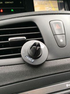 L'attache est bien fichue