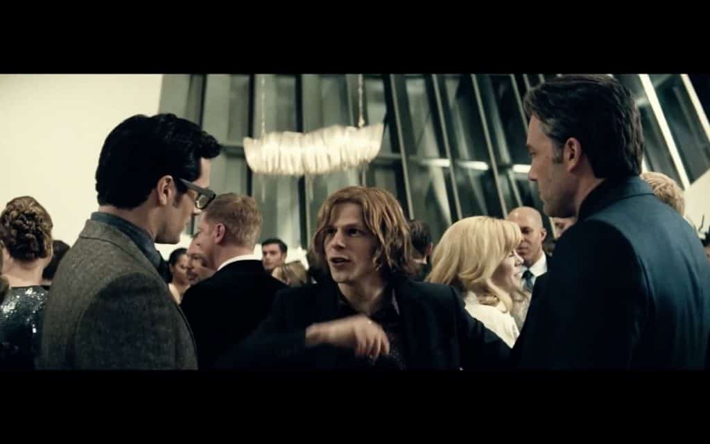 Plongez derriere les costumes afin de mieux comprendre les personnages et leurs origines