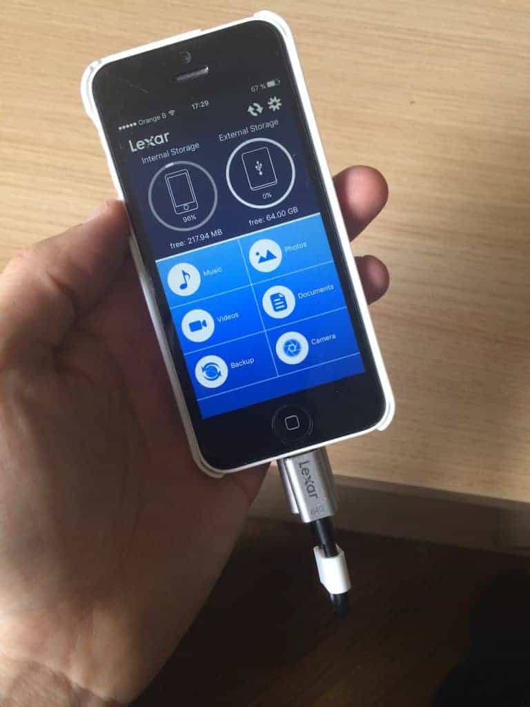 L'appli Lexar Manager vous permet de faire de suite des photos/videos sur le stick.