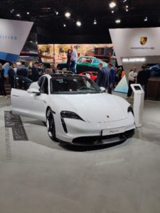 La Porsche Taycan est vraiment magnifique. À prix équivalent, largement mieux finie qu'une Tesla