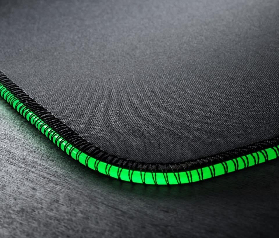 Roccat Sense AIMO - La surface en tissu