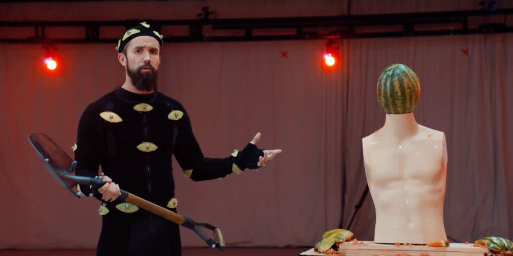 Utiliser une pelle comme arme ou pour creuser ? C'est le grand débat dans les locaux de Mythic Quest