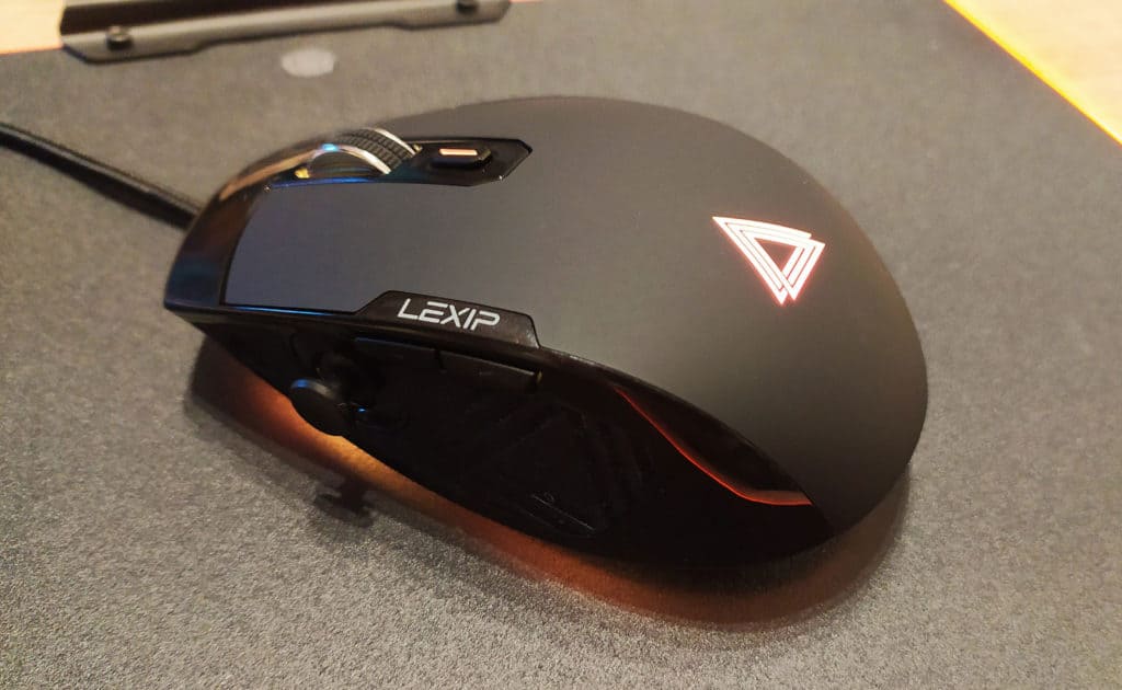 La Pu94 sur son tapis de souris