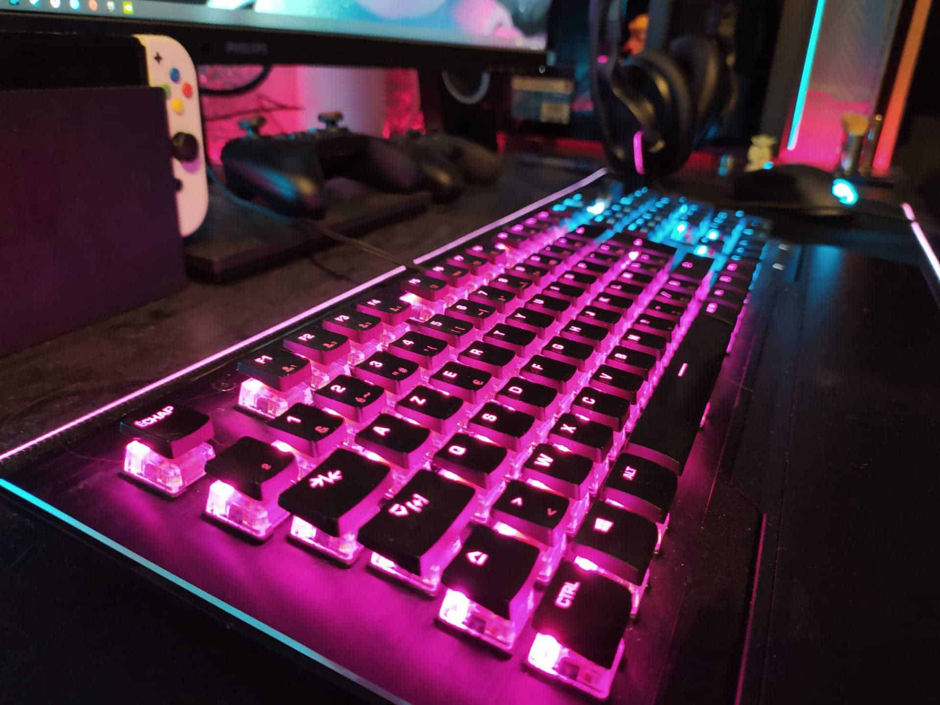 Roccat Vulcan 121 AIMO - Son repose poignets