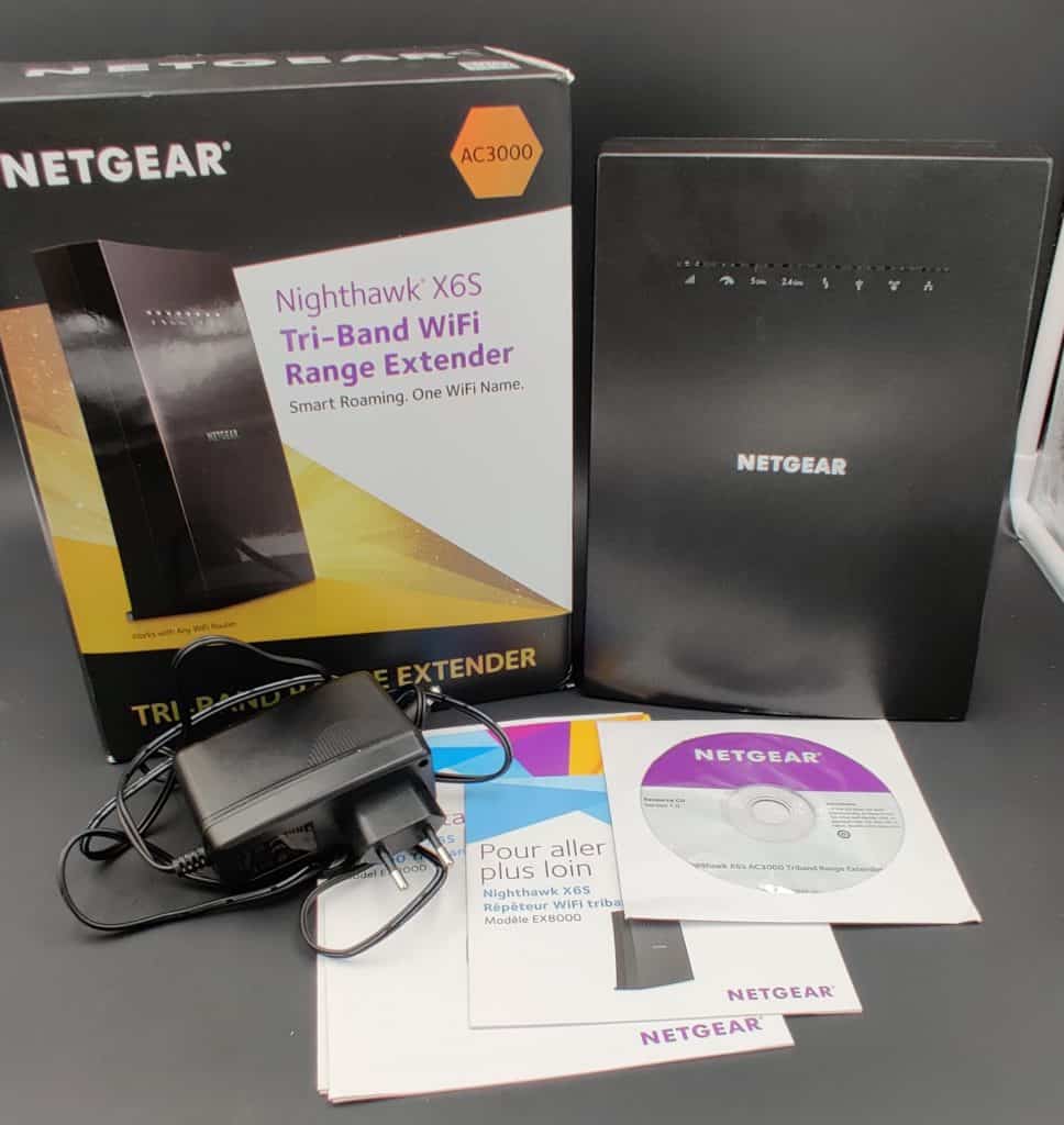 Le contenu de la boîte du Nighthawk X6S de Netgear