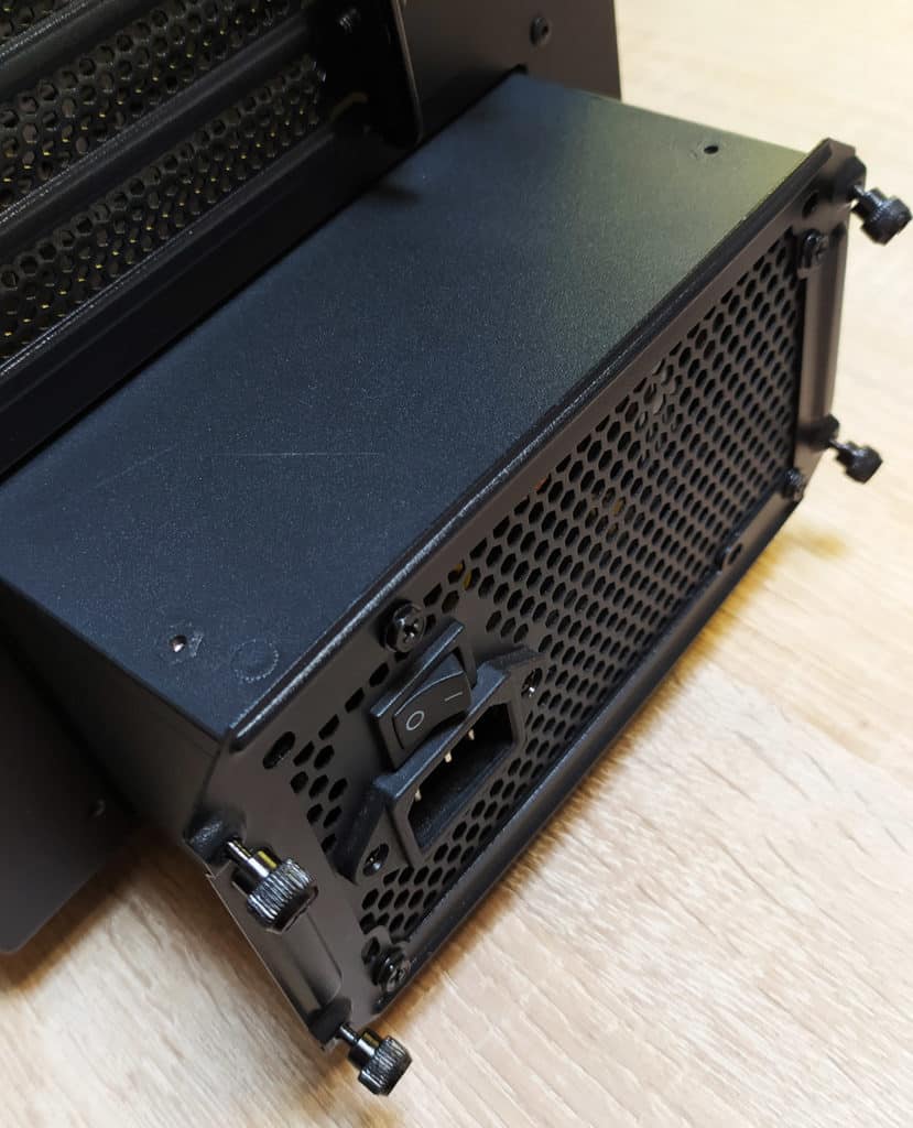 Une alimentation montée dans le Pure Base 500DX