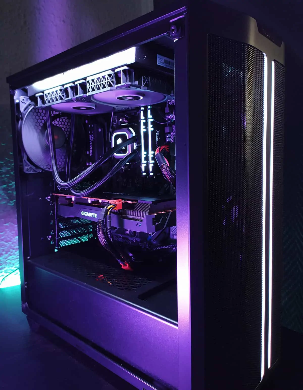 Le Corsair H100i Pro monté dans une tour