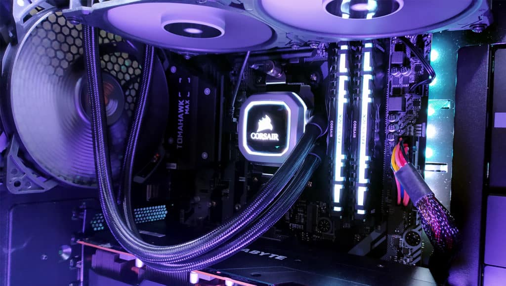 Le Corsair H100i Pro installé dans un ordinateur