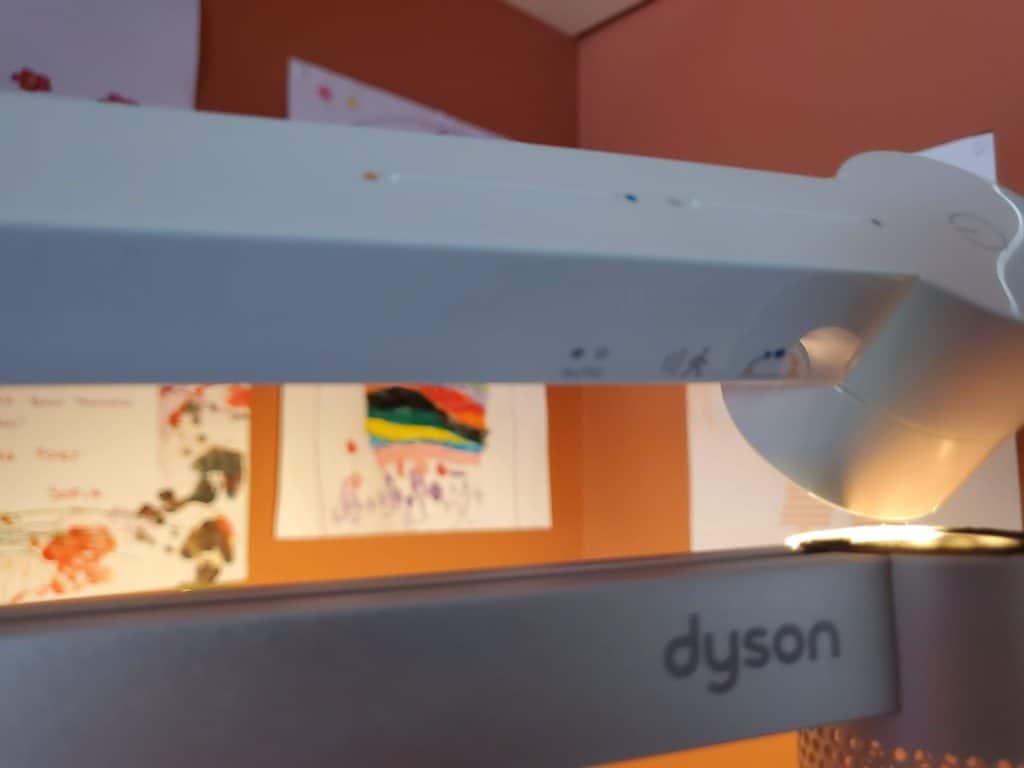 Les différents boutons sont tactiles, mais les indications sont confuses