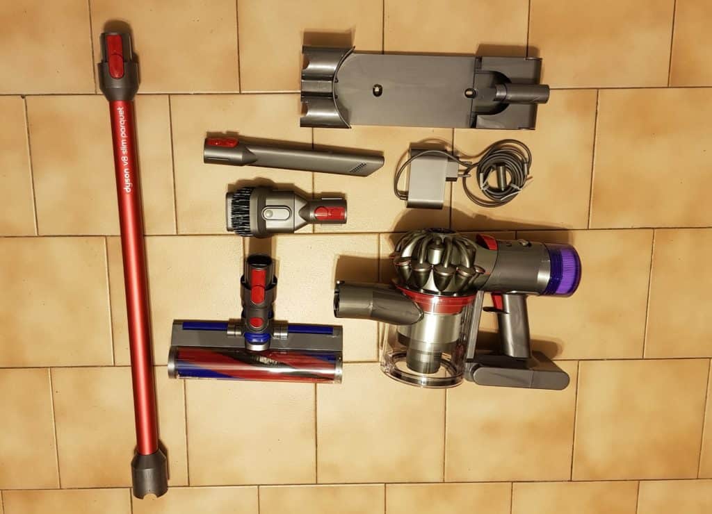 Les quelques accessoires...Dyson V8 Slim