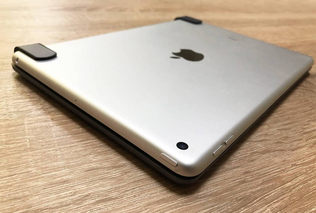 un iPad installé sur le Brydge 10.2