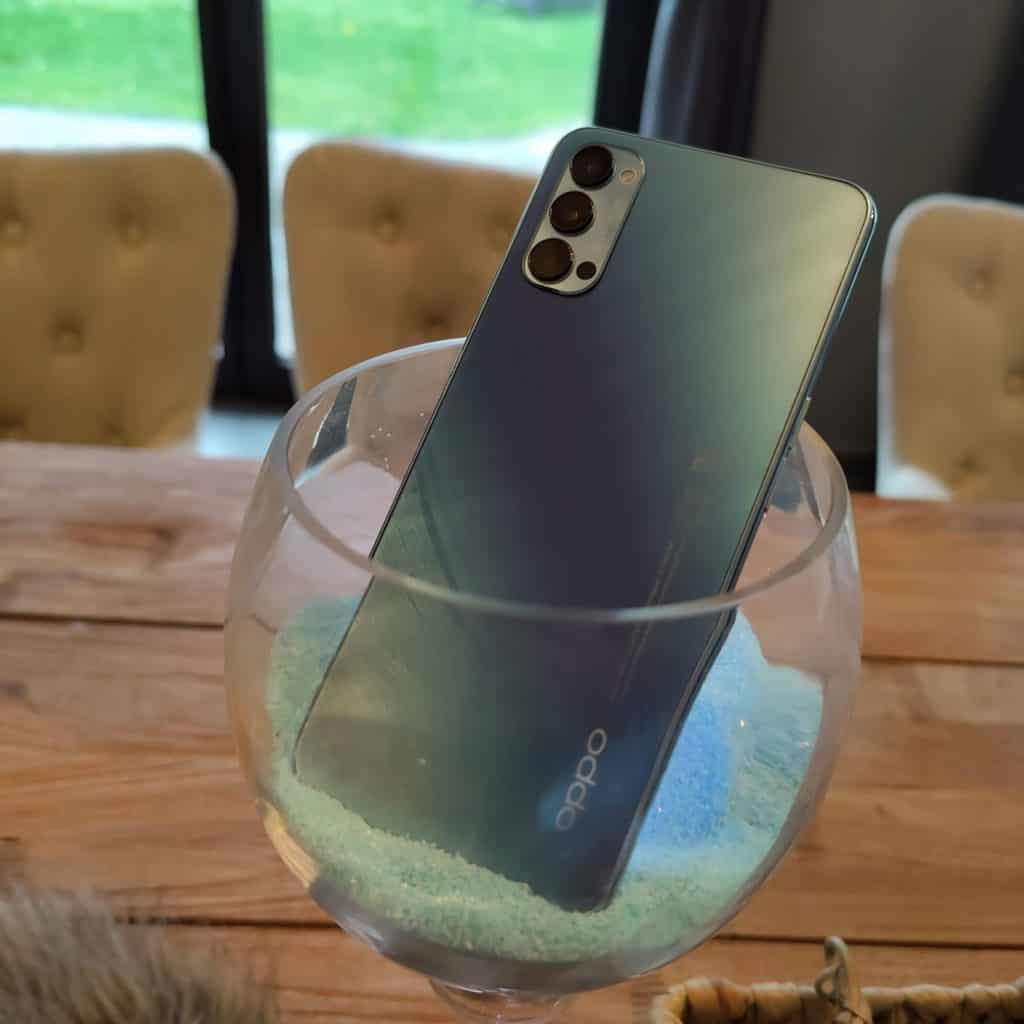 La couleur du revêtement arrière est juste incroyable