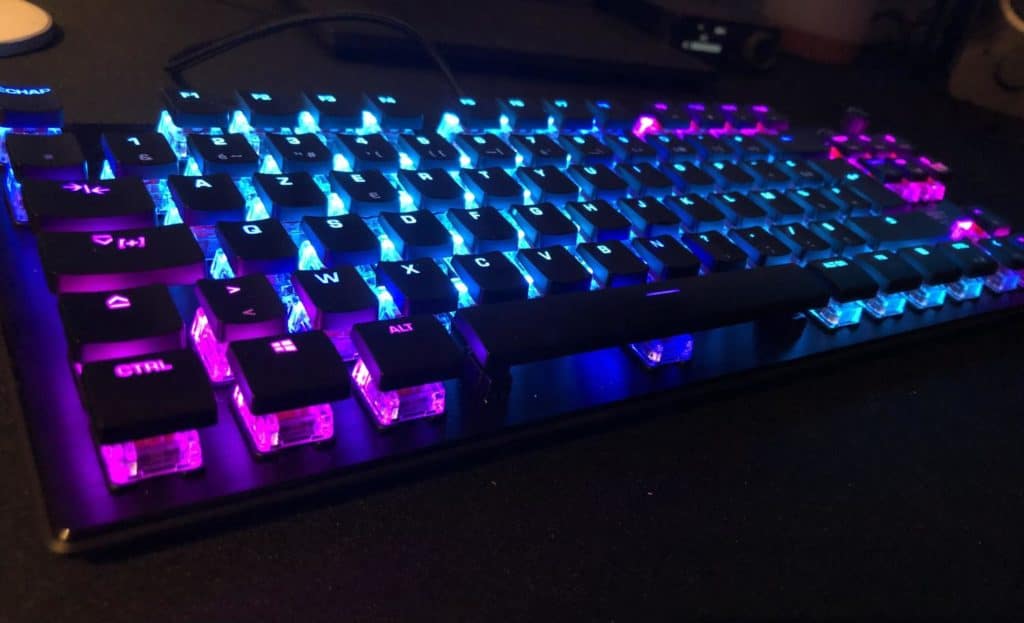 Un gros plan sur le Roccat Vulcan TKL Pro