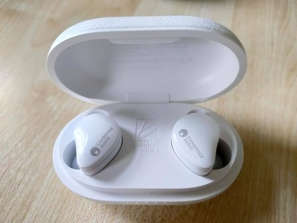 Le boîtier des Melomania Touch ouvert