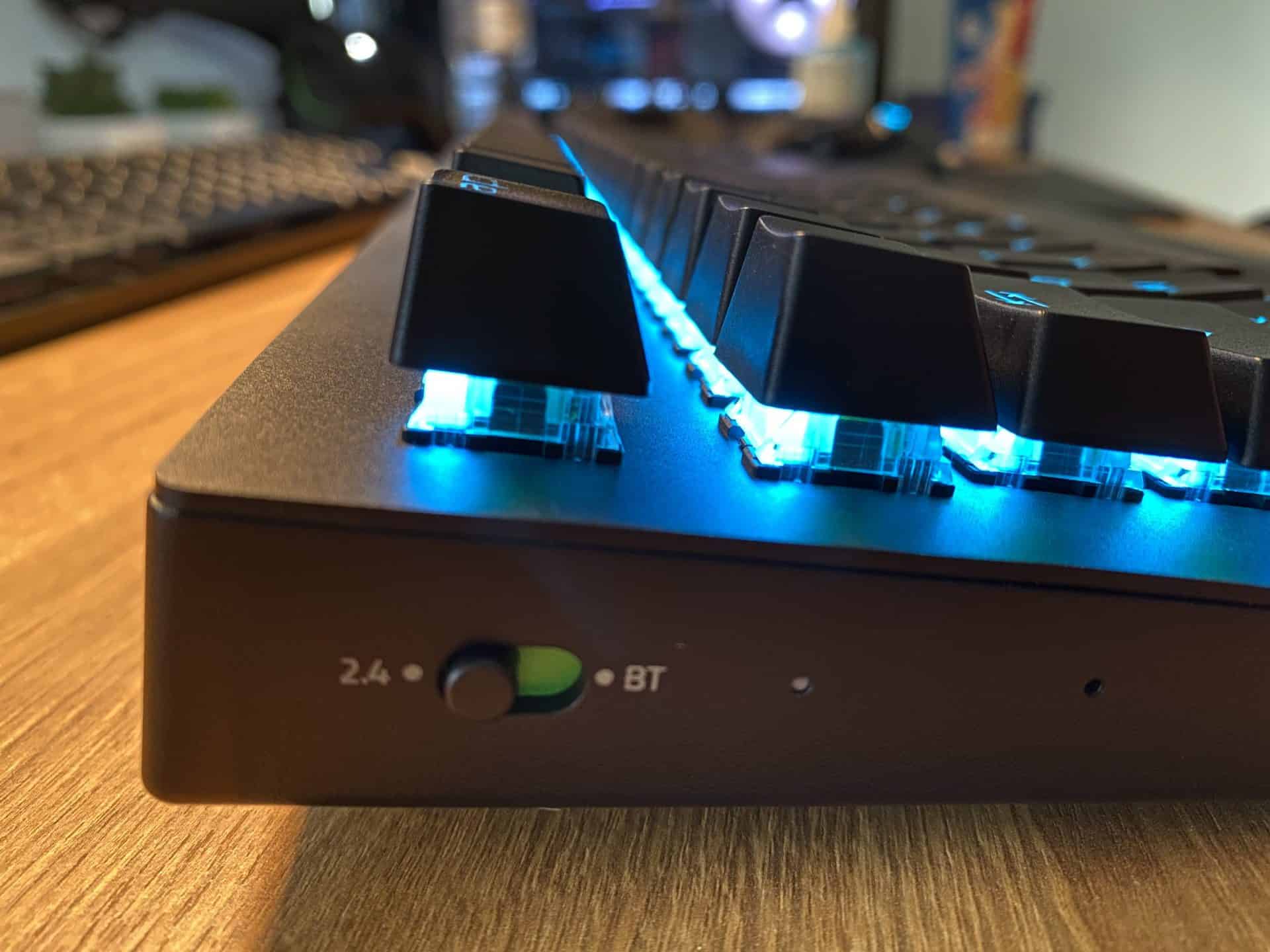 Bouton de switch entre les différents modes de connexion du Razer Blackwidow V3 PRO