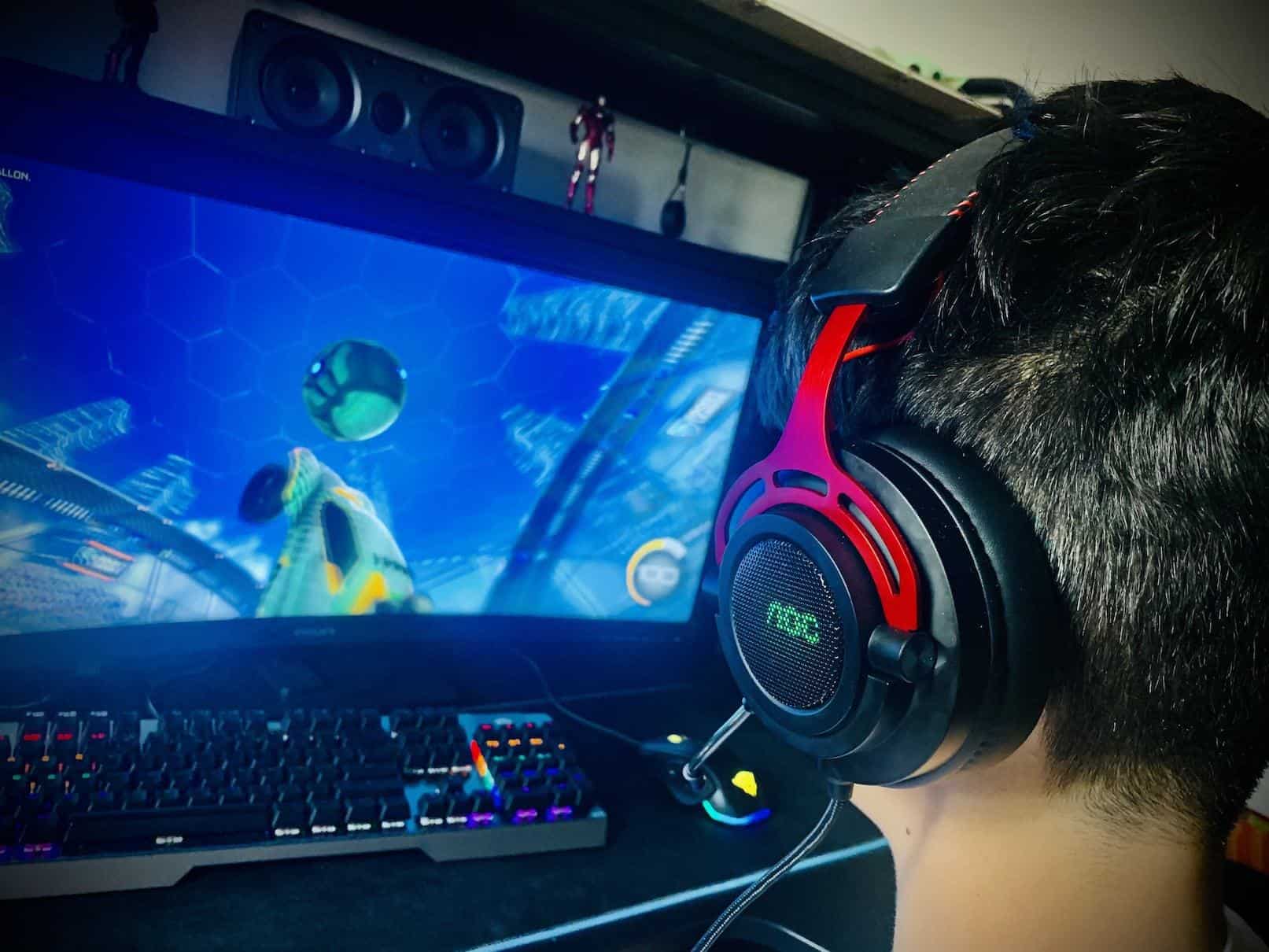 Lorsque mon fils mets les AOC GH300 il devient compliqué de l'appeler