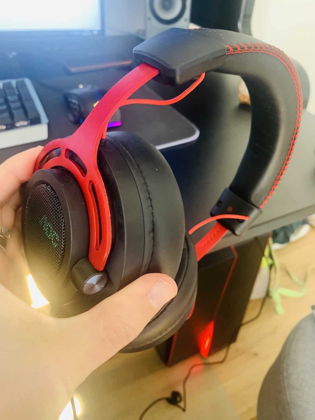 Je me méfies un peu des câbles apparents de l'AOC GH300