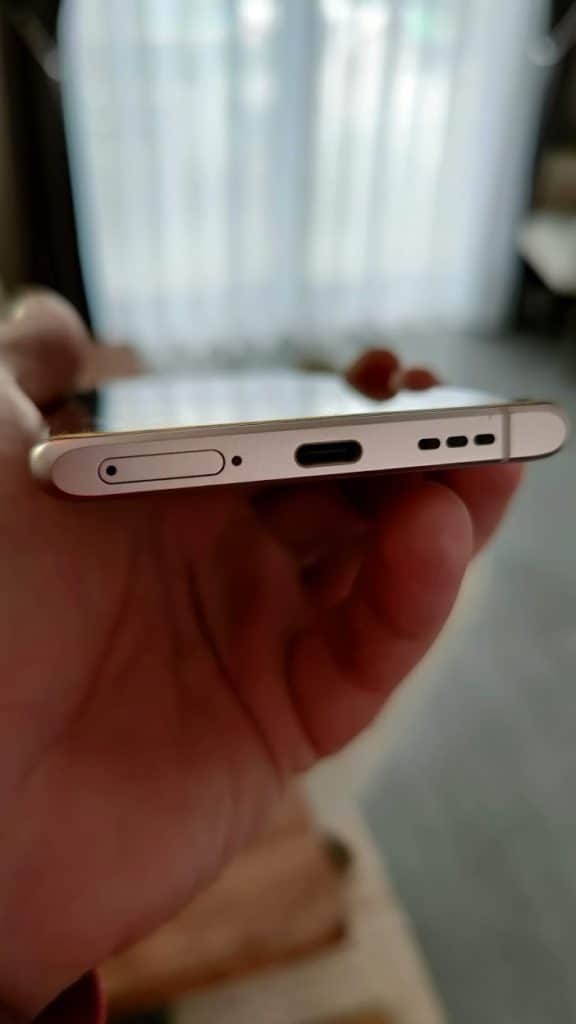 De belles finitions sur l'Oppo Find X3 Neo