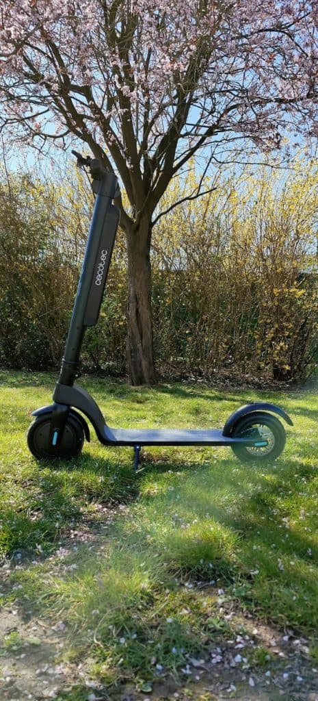 La trottinette dans mon jardin