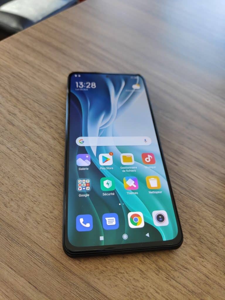 Xiaomi Mi11i - Les bords sont plats et certains préfèrent comme ça.