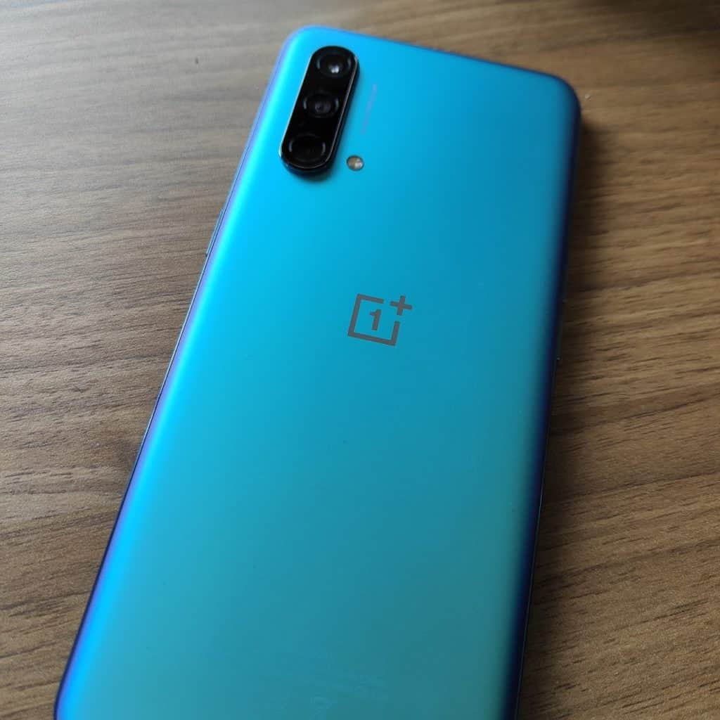 Il est magnifique en bleu turquoise.