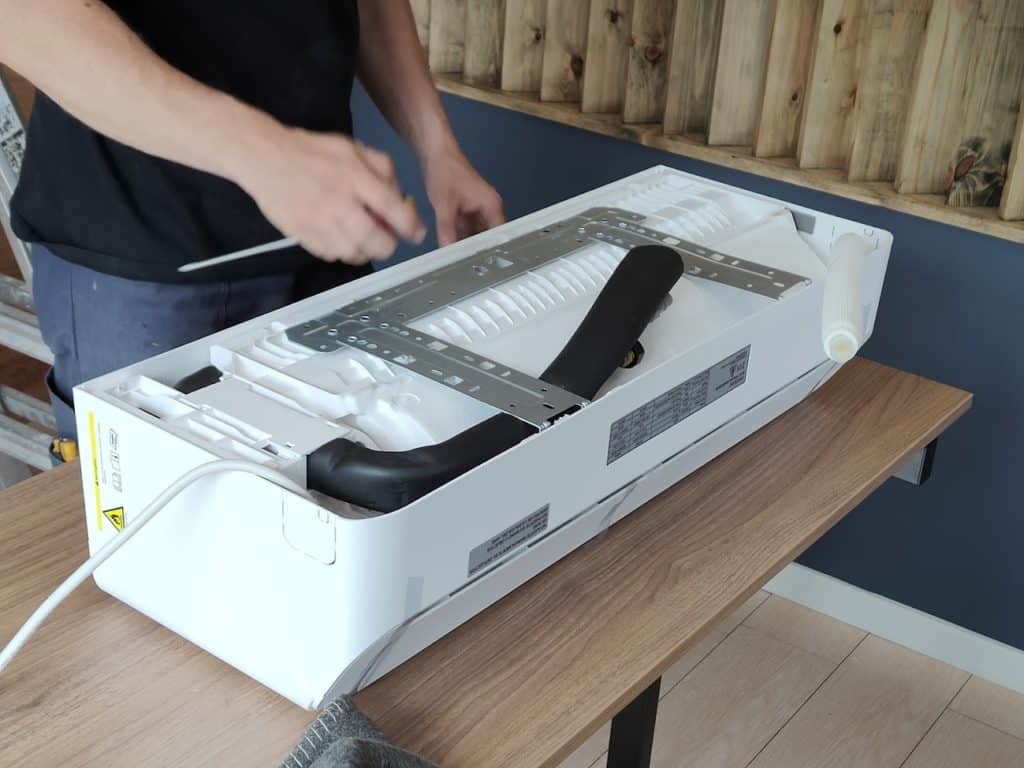 BE CECOTEC EnergySilence 12000 Image d'avatar Climatiseur split EnergySilence 12000 : installation par un pro