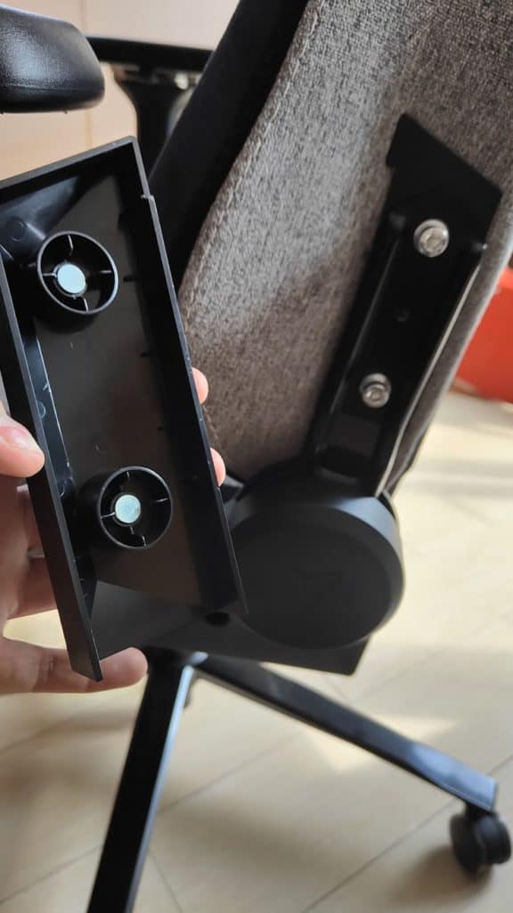 Le cache aimanté est vraiment une bonne surprise