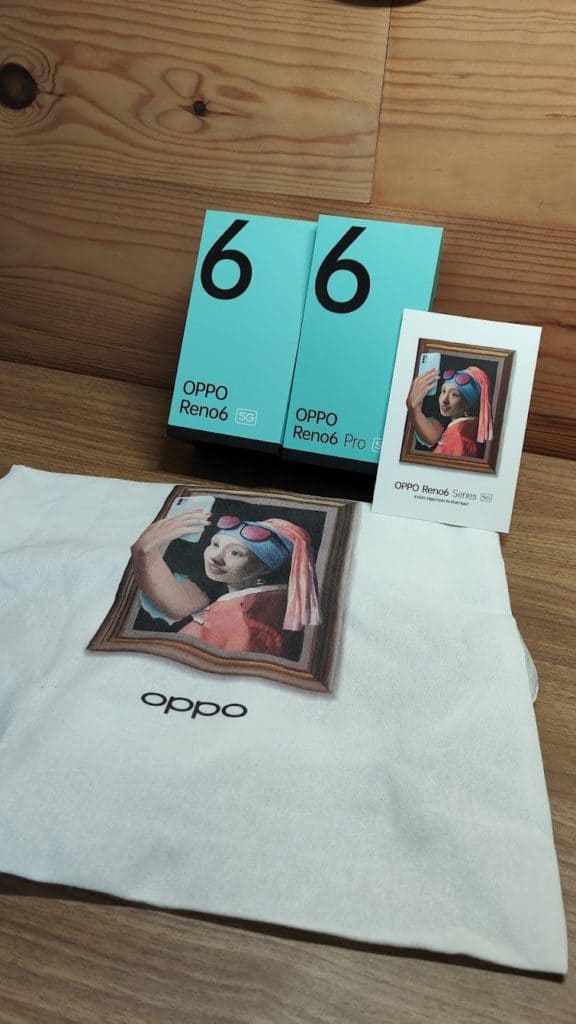 J'en profite pour vous partager également l'image utilisée par le marketing pour reprendre une peinture de Vermeer en anachronie totale !