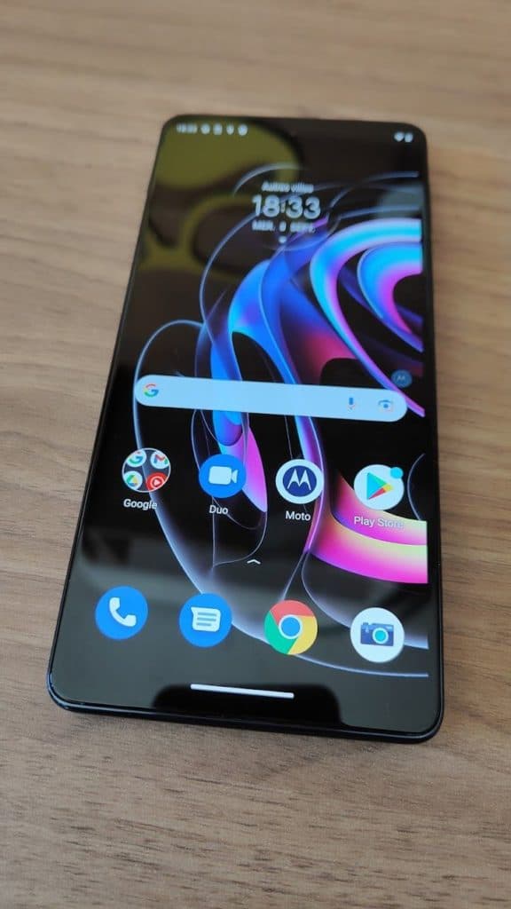 L'écran est vraiment magnifique et la taille dans les standards actuels