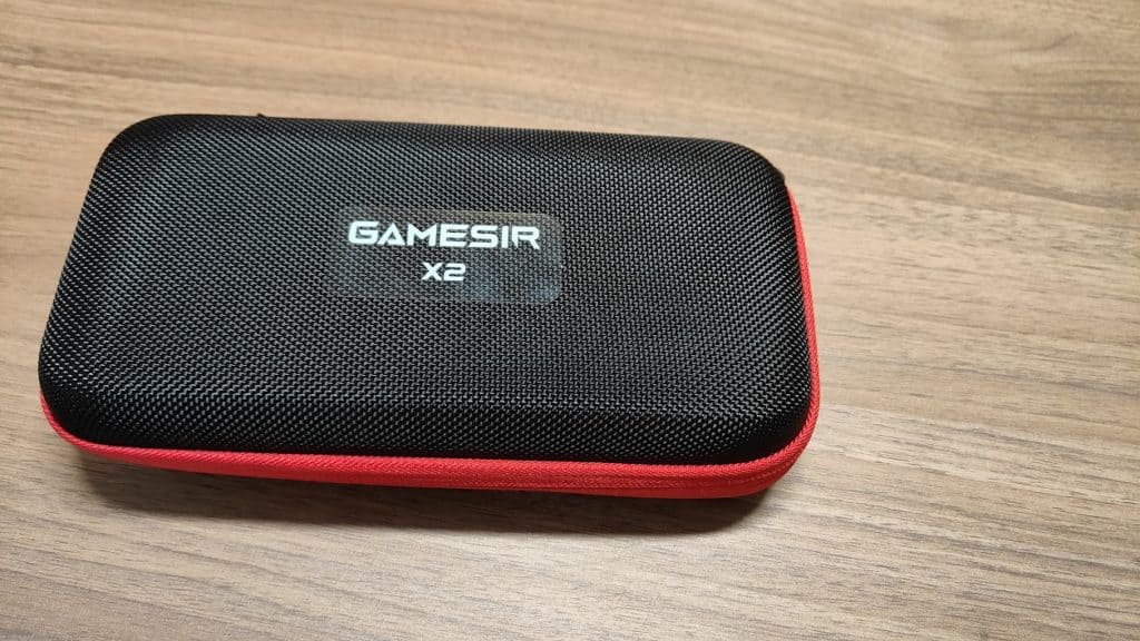 J'aime beaucoup la petite sacoche de transport proposée avec le X2