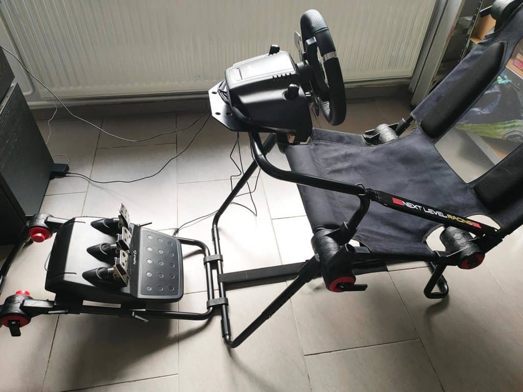 Le cockpit F-GT Lite vu de profil