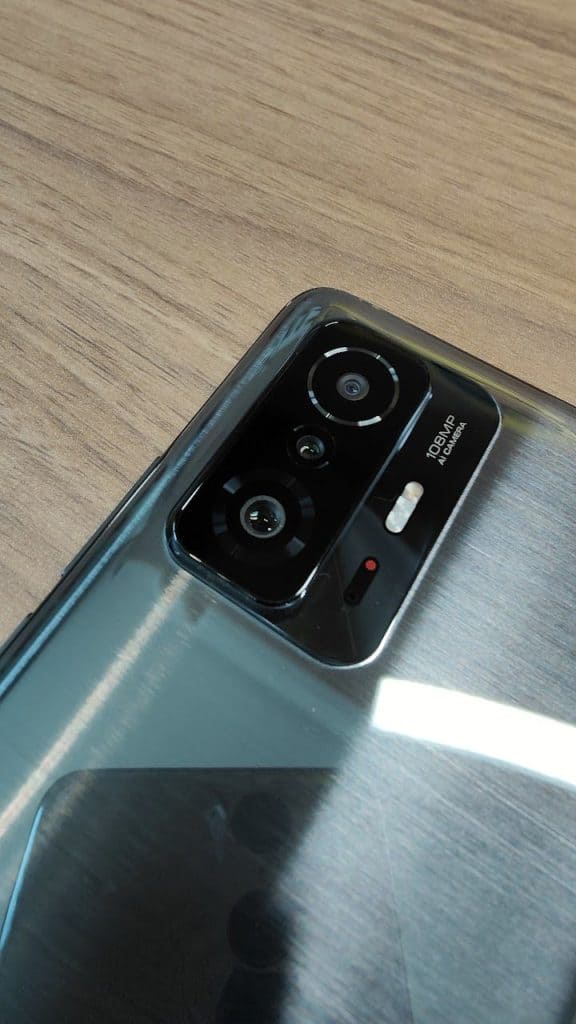 L'arrière est réussit avec des lentilles bien intégrées