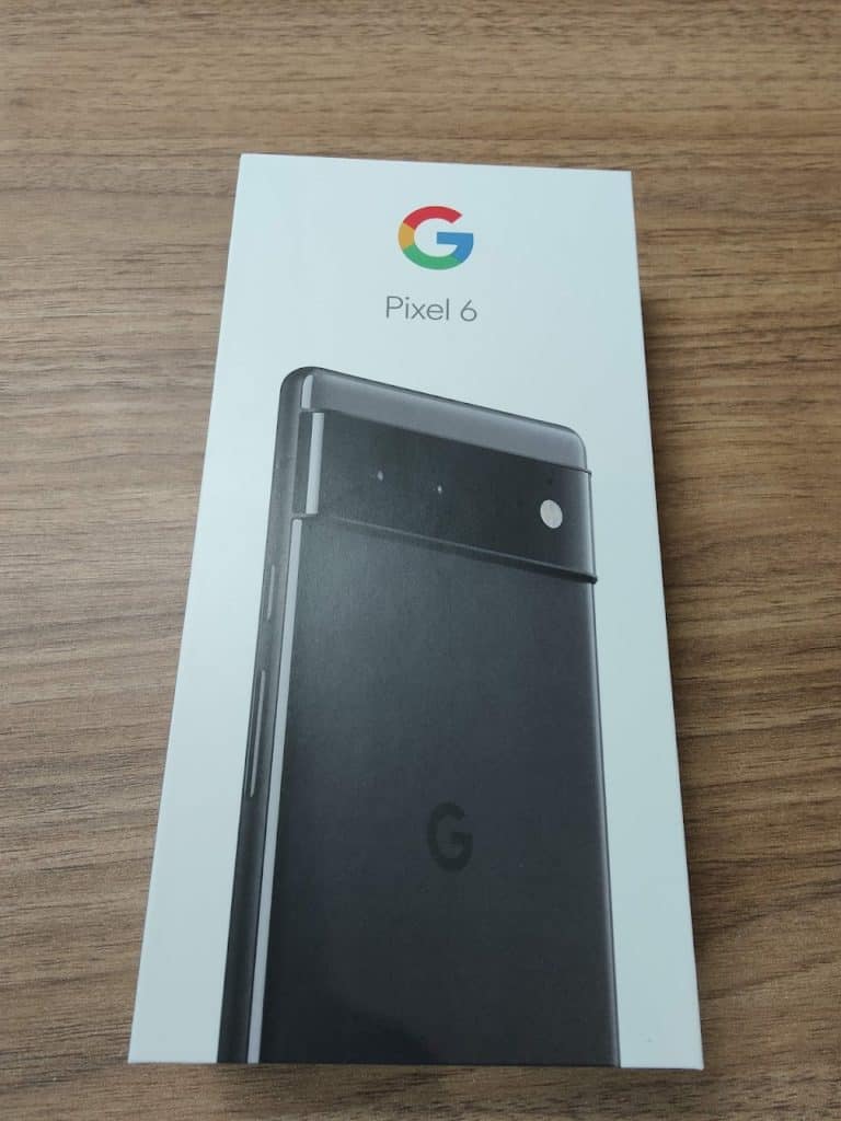 La boite du Pixel 6 est toute petite car il n'y a pas de chargeur dans le pack de base