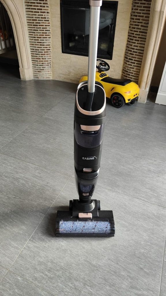 EASINE W100 TEST - Noir et rose, il a fière allure non?