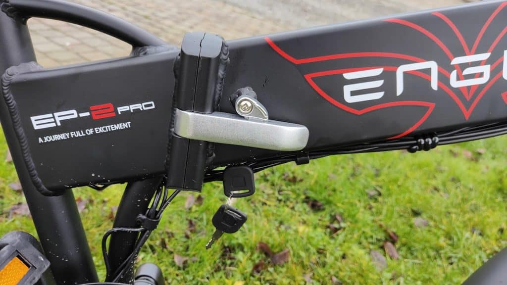 ENGWE BIKES - le vélo est pliable afin de faciliter son transport