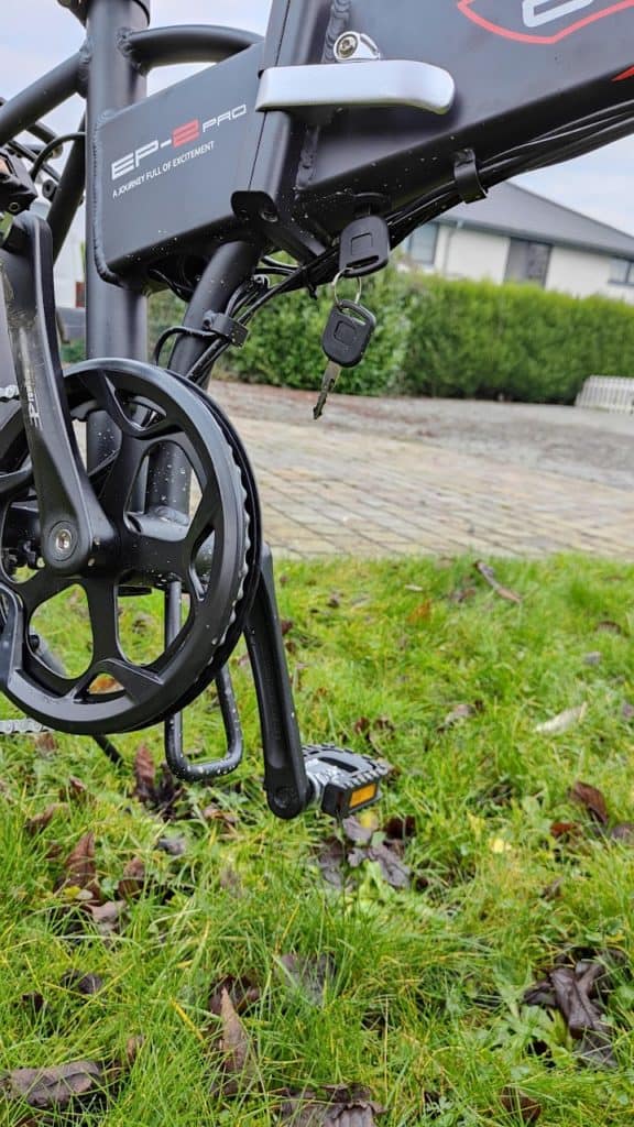 ENGWE BIKES - la clé se met par le dessous