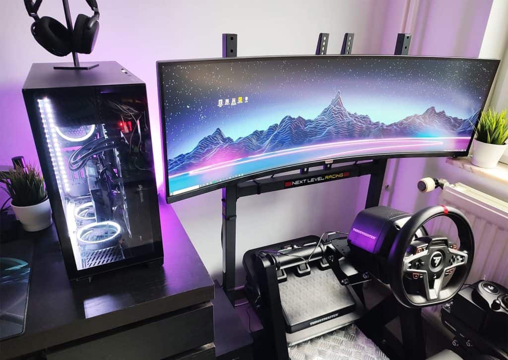 Le Free Standing Single Monitor Stand intégré dans un setup