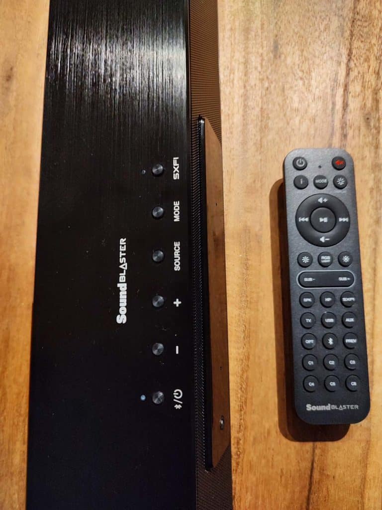 La Sound Blaster Katana V2 et sa télécommande