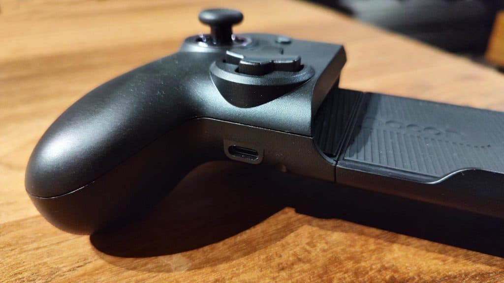 Gros plan sur la Nacon MG-X Pro