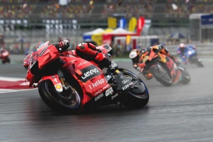 MotoGP22 moto courbe