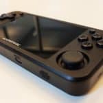 La console Anbernic RG351P vue de côté